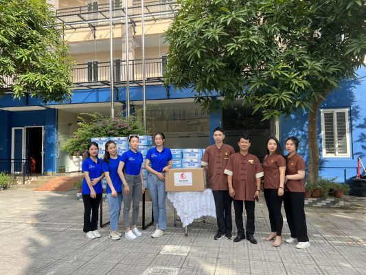 Đoàn Hoa Hậu Hòa Bình 2022 và Phòng khám chuyên khoa y học cổ truyền Minh Tâm Bảo cùng Zila Water
